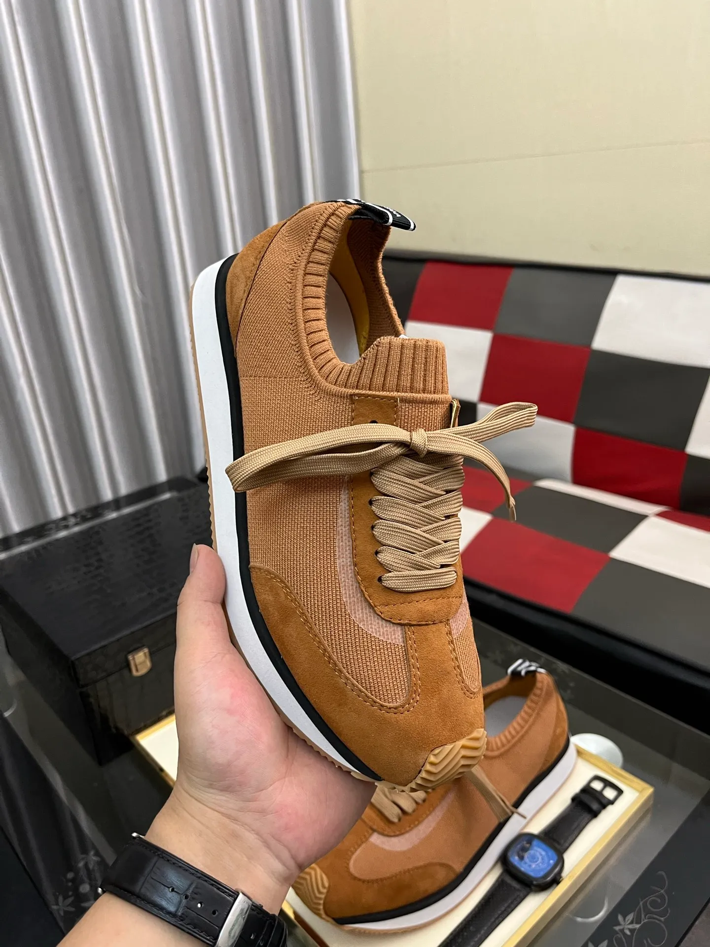 Men's Men's Shoes💰420⌚️⌚️••Dolce&Gabbana••DG✔️High-end men's sports and casual shoes. Original goods from top counters. Original imported cowhide, multi-material splicing design ➕Imported cowhide lining, cowhide feet ➕Original TPR elastic outsole. Size: 36-46🔟Colors available